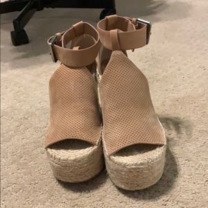 Brand new Marc Fisher wedges